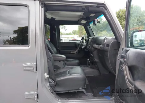 2017 Jeep Wrangler Unlimited Rubicon 4X4 из США, поврежденный, VIN 1C4BJWFG8HL687770